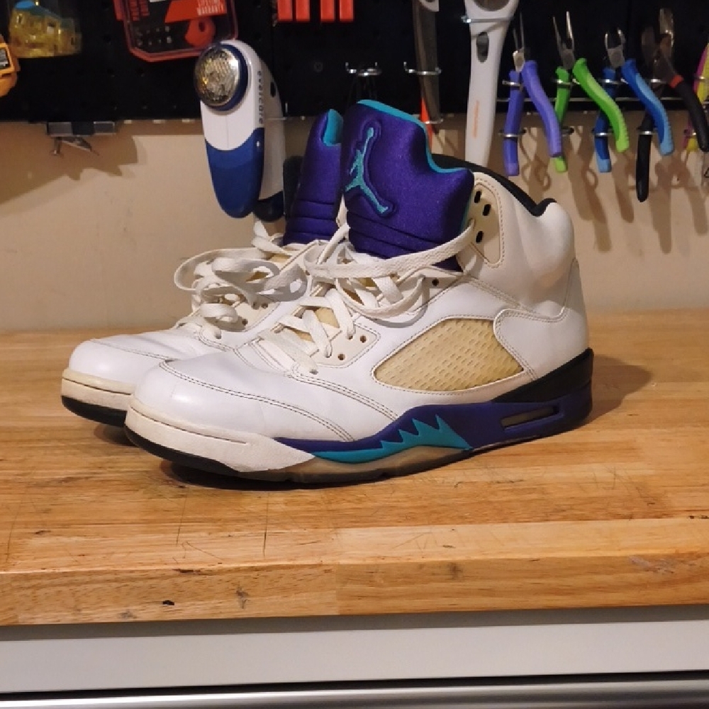 Jordan Sneakers White and Purple